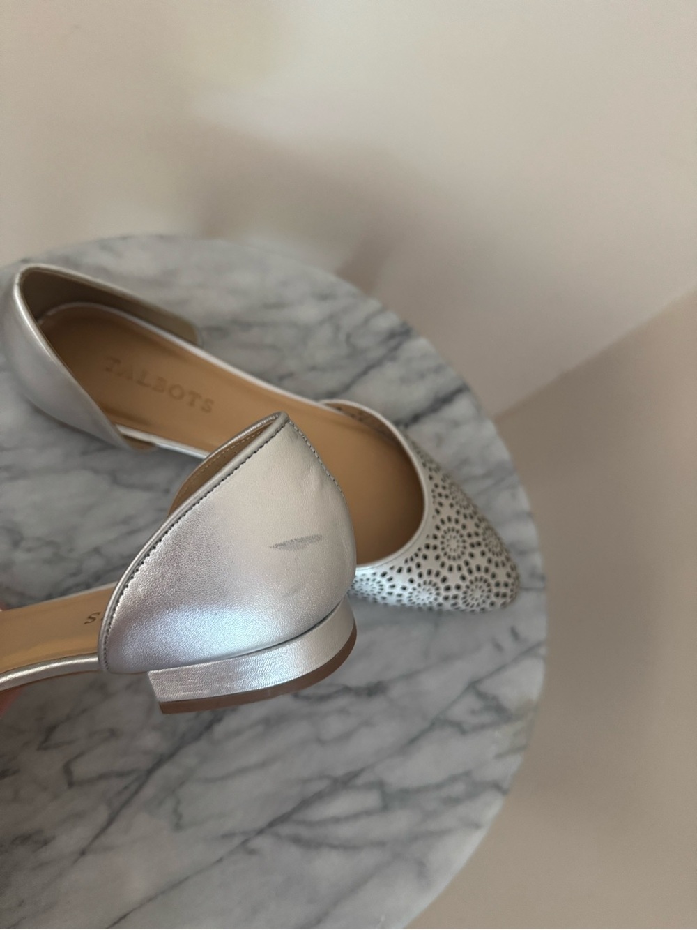 Talbots Leather D’Orsay Flats Women’s Size 7 Silver Perforated Pointed Toe - Picture 9 of 10